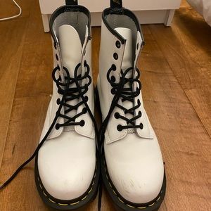 COPY - White doc martens